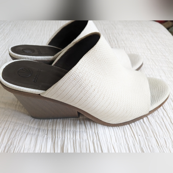 COCLICO Size 40 Sandals - Picture 4 of 9